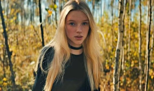 Романтический секс с русской красоткой среди русских березок...
