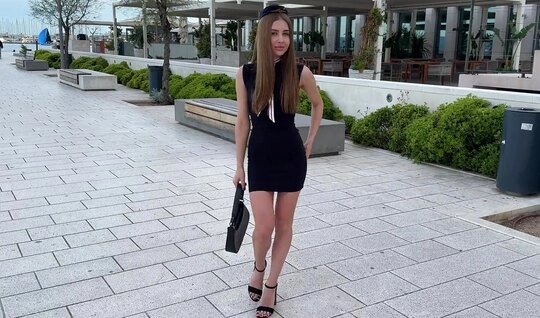 Русская стюардесса изменяет мужу и знает, что все мужики тащатся от анального секса