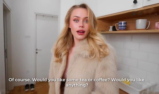 Пока мамаша в отъезде, ее подруга учит сексу сына...