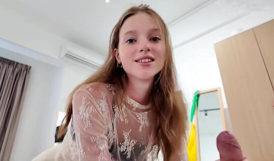 Если друга не оказалось дома, то можно замутить с его молодой женой