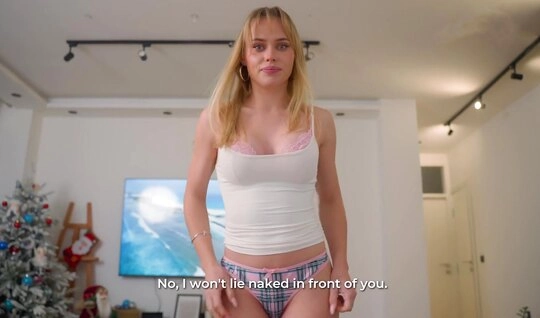 Трахнул свою красивую мамочку взамен на грязные трусы...